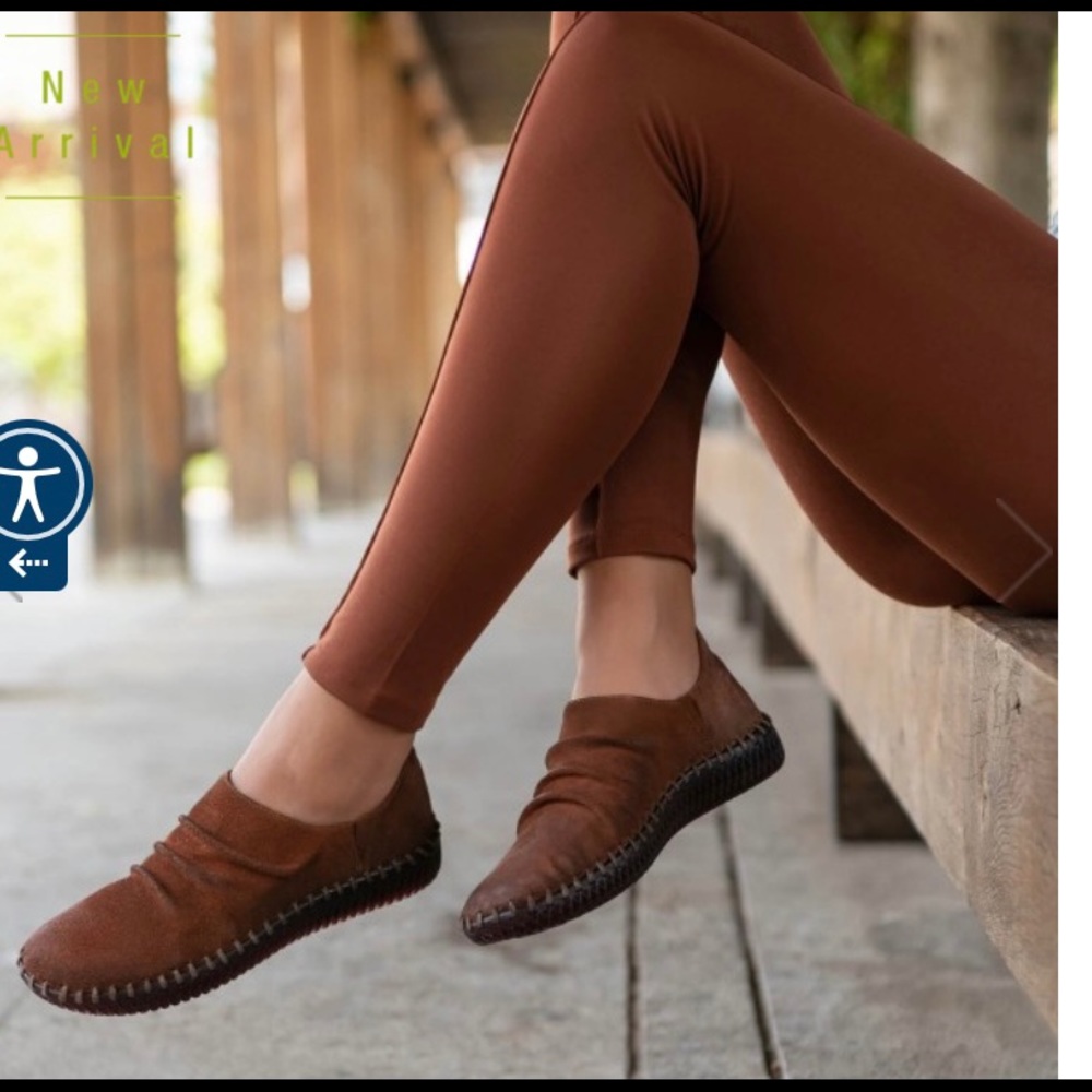 NWOB Antelope Brand Ladies “Garner” Style Shoes